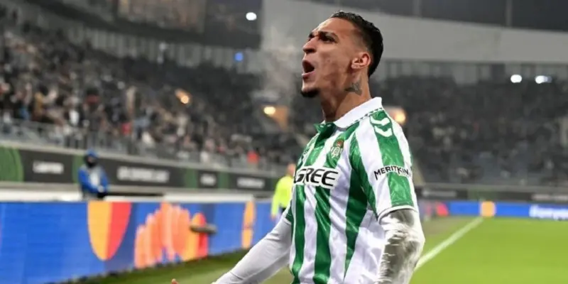 Antony đang có được màn trình diễn ấn tượng trong màu áo Real Betis